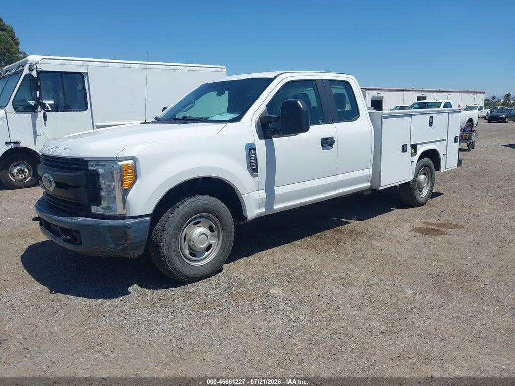 1FD8X3A65HEE29048 2017 FORD F-350 photo no. 2