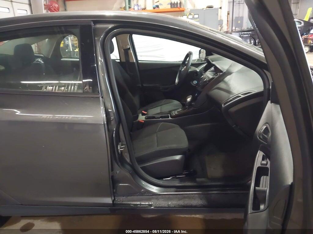 1FADP3E27JL268767 2018 FORD FOCUS photo no. 5