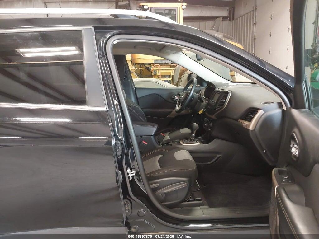 1C4PJMCB2JD528522 2018 JEEP CHEROKEE photo no. 5