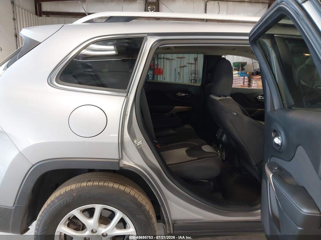1C4PJMCBXJD528509 2018 JEEP CHEROKEE photo no. 8