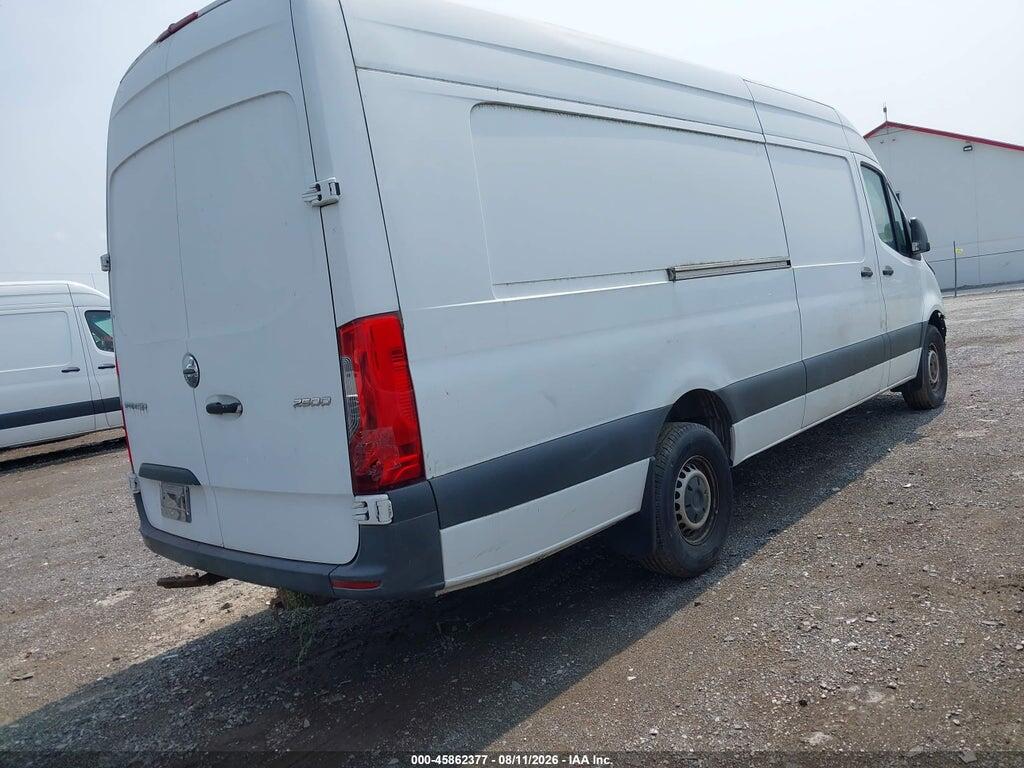 WDRPF1CD4KP160393 2019 FREIGHTLINER SPRINTER 2500 photo no. 4