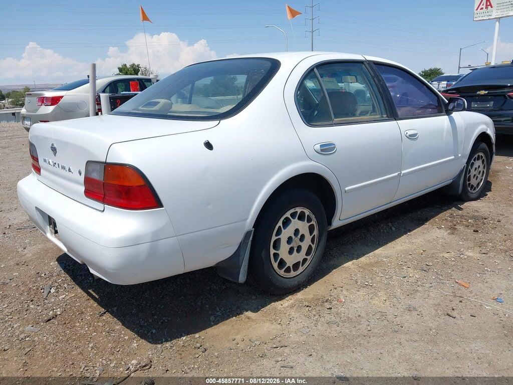 JN1CA21D8ST631008 1995 NISSAN MAXIMA photo no. 4