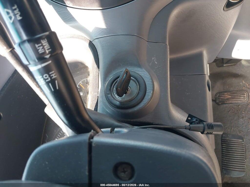 5TBRN3419YS110866 2000 TOYOTA TUNDRA photo no. 11
