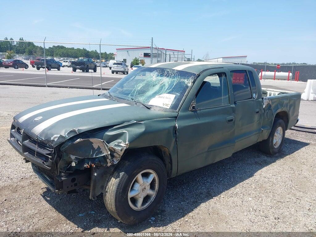 1B7GL2AX8YS684812 2000 DODGE DAKOTA photo no. 2