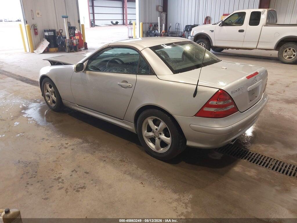 WDBKK65F31F220801 2001 MERCEDES-BENZ SLK 320 photo no. 2