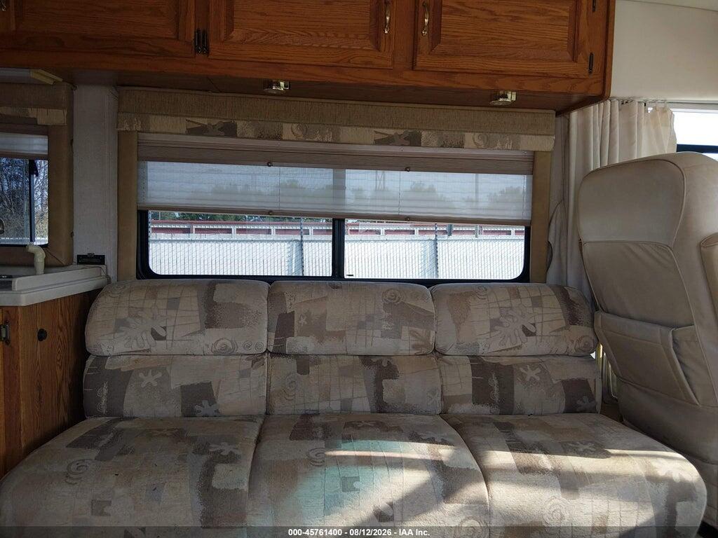 5B4LP57G913330976 2001 WORKHORSE CUSTOM CHASSIS MOTORHOME CHASSIS photo no. 5