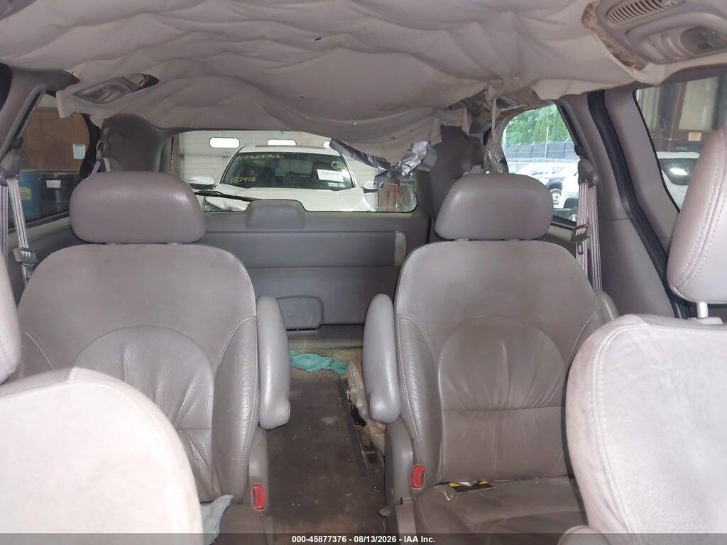 2C8GP64L32R575945 2002 CHRYSLER TOWN & COUNTRY photo no. 8