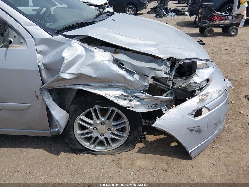 1FAHP36302W216552 2002 FORD FOCUS photo no. 6