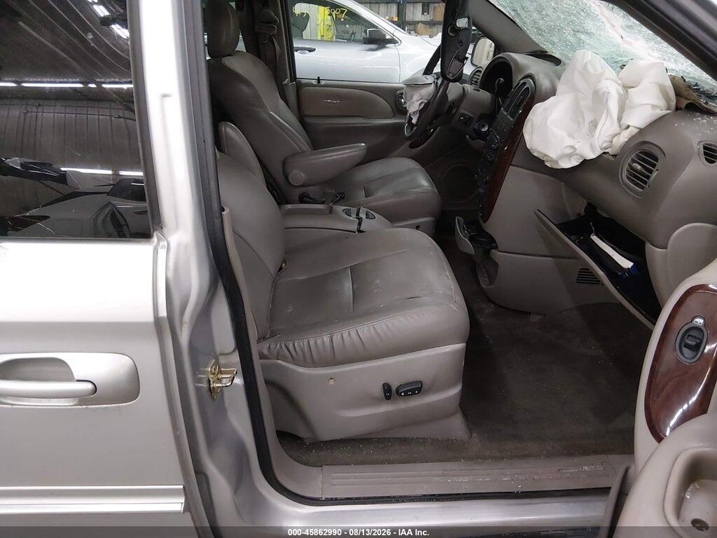 2C8GP64L43R362603 2003 CHRYSLER TOWN & COUNTRY photo no. 5