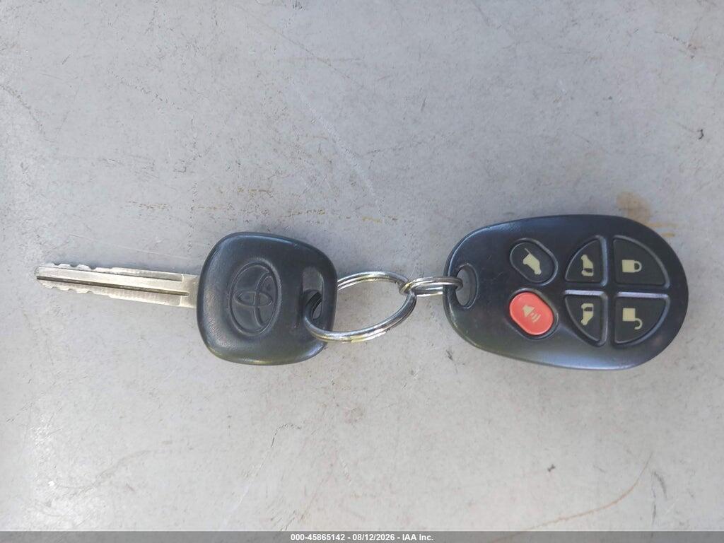 5TDZA22C74S068628 2004 TOYOTA SIENNA photo no. 11