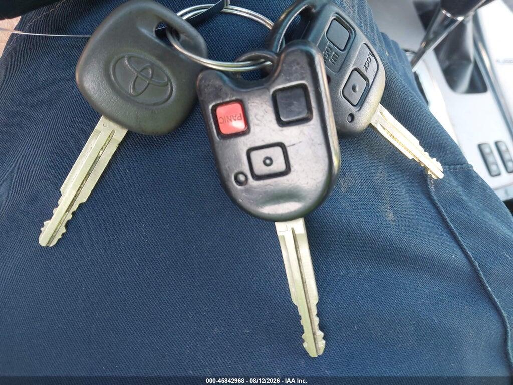 JTEHT05J442064303 2004 TOYOTA LAND CRUISER photo no. 11