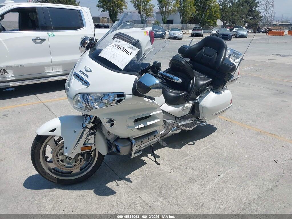1HFSC47005A400032 2005 HONDA GL1800 photo no. 2