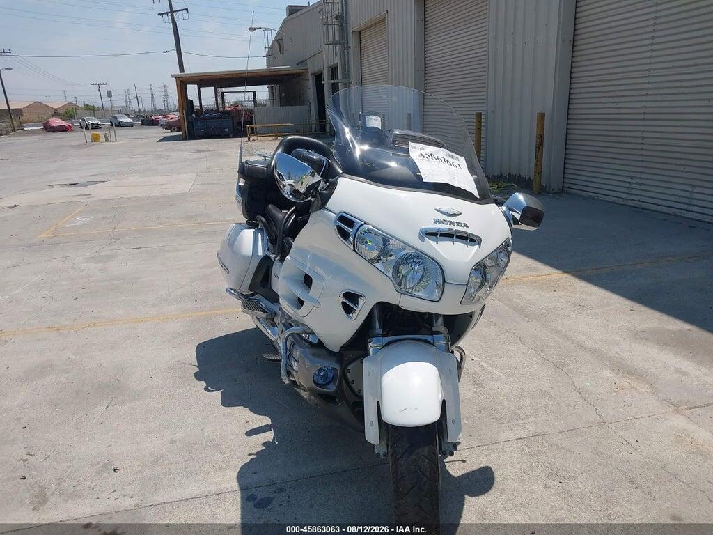 1HFSC47005A400032 2005 HONDA GL1800 photo no. 5