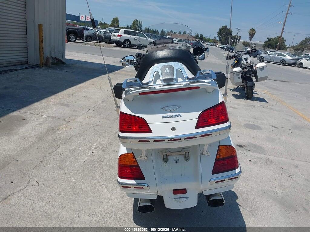 1HFSC47005A400032 2005 HONDA GL1800 photo no. 6