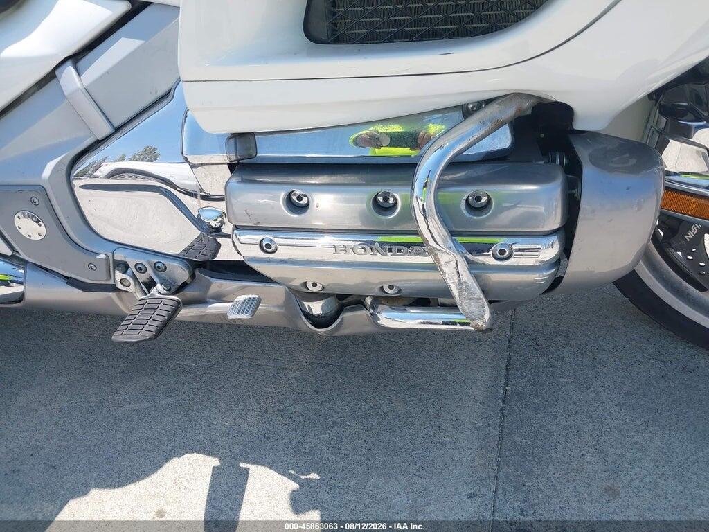 1HFSC47005A400032 2005 HONDA GL1800 photo no. 8