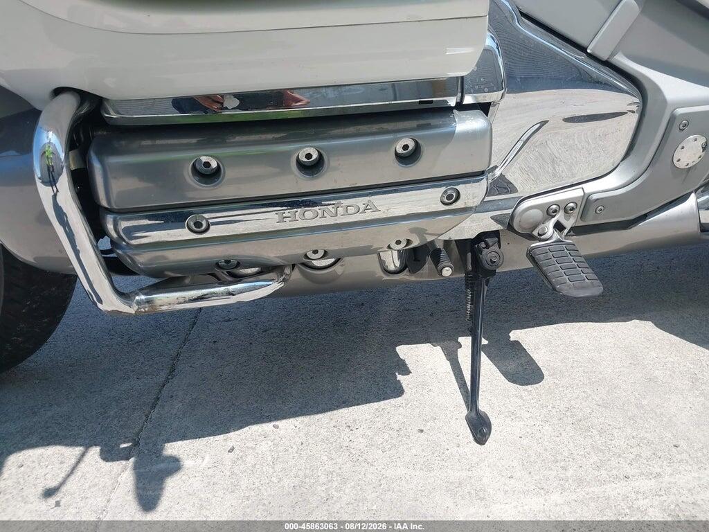 1HFSC47005A400032 2005 HONDA GL1800 photo no. 9