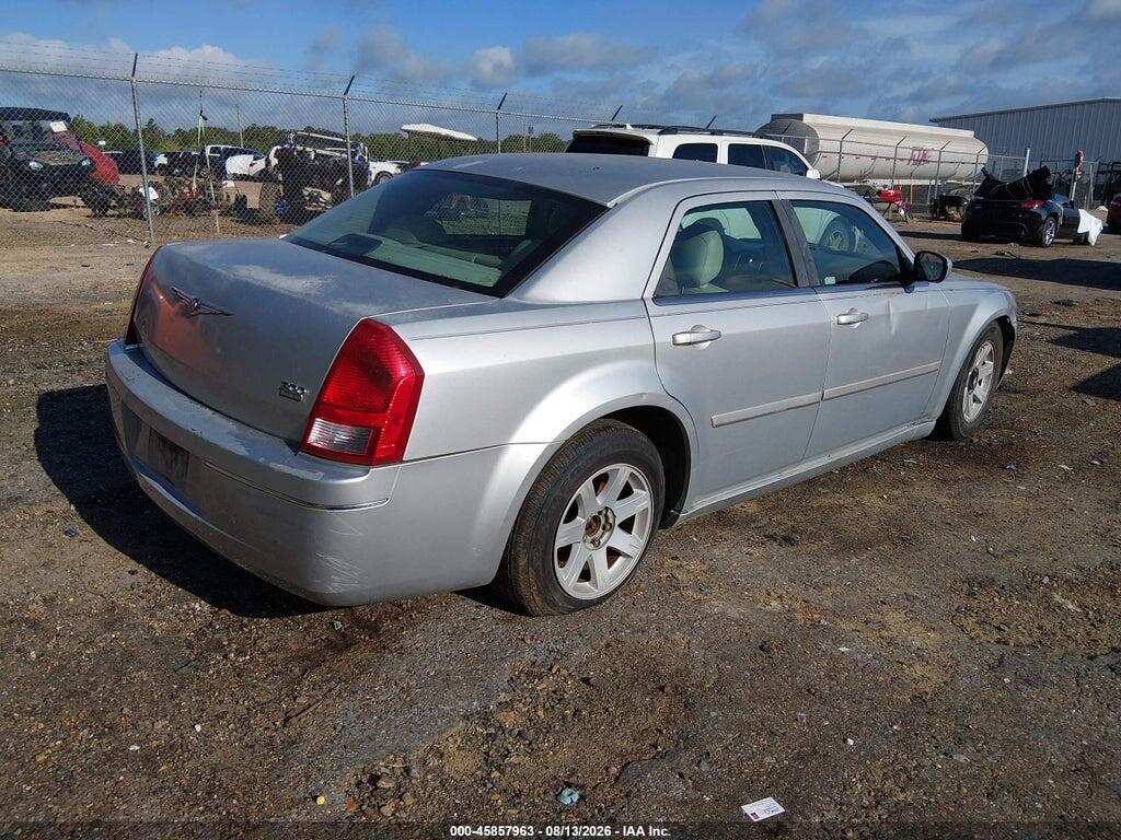 2C3JA53G85H117405 2005 CHRYSLER 300 photo no. 4