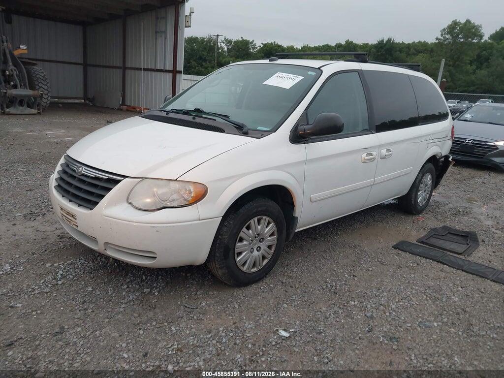 2C4GP44RX5R519189 2005 CHRYSLER TOWN & COUNTRY photo no. 2