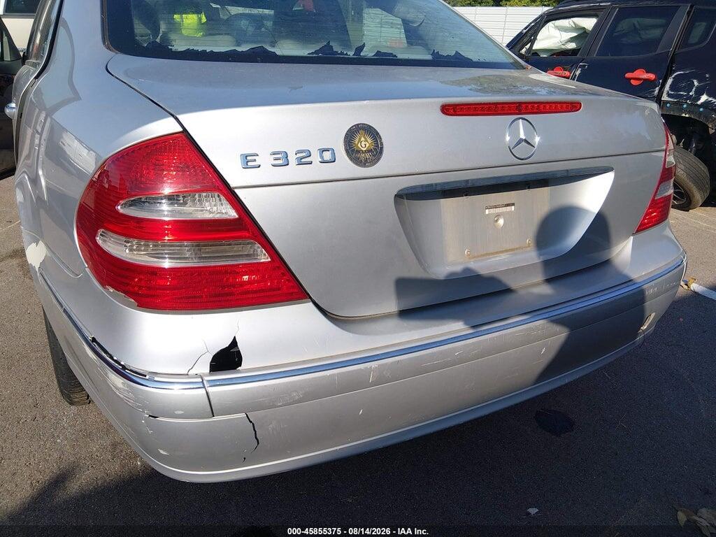 WDBUF65J15A645647 2005 MERCEDES-BENZ E 320 photo no. 11