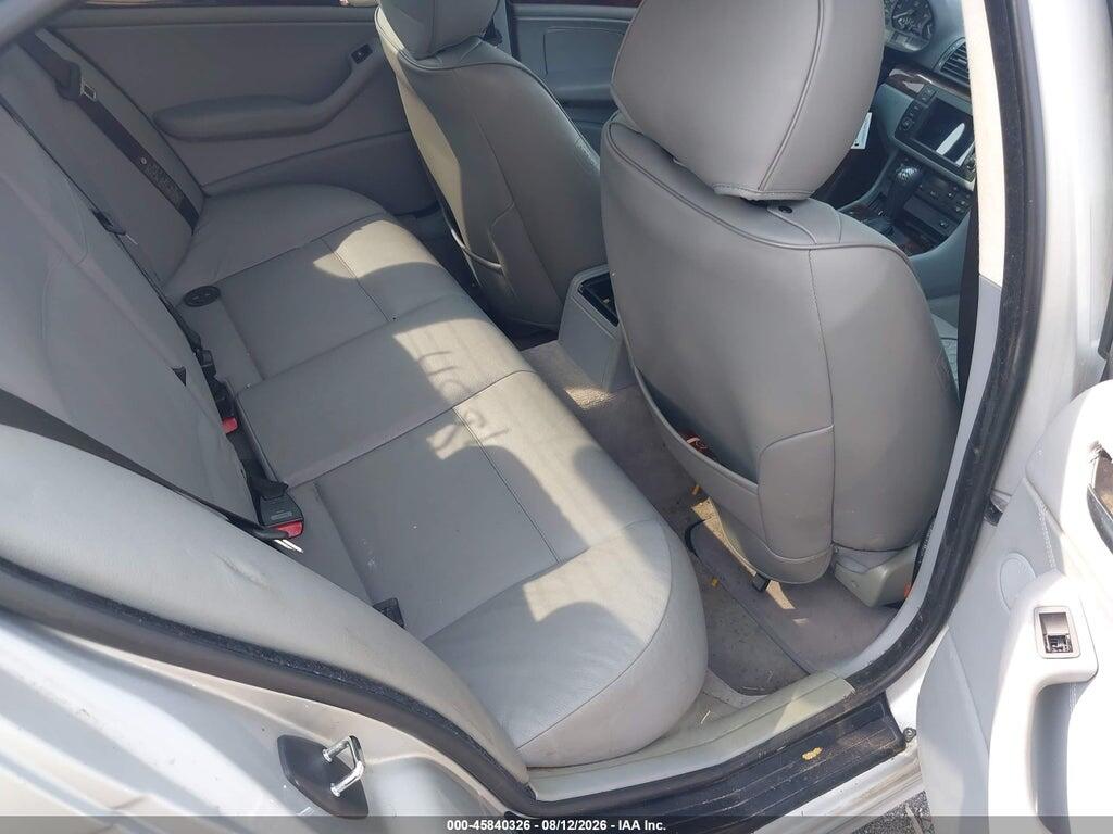 WBAET37445NJ86219 2005 BMW 325I photo no. 8