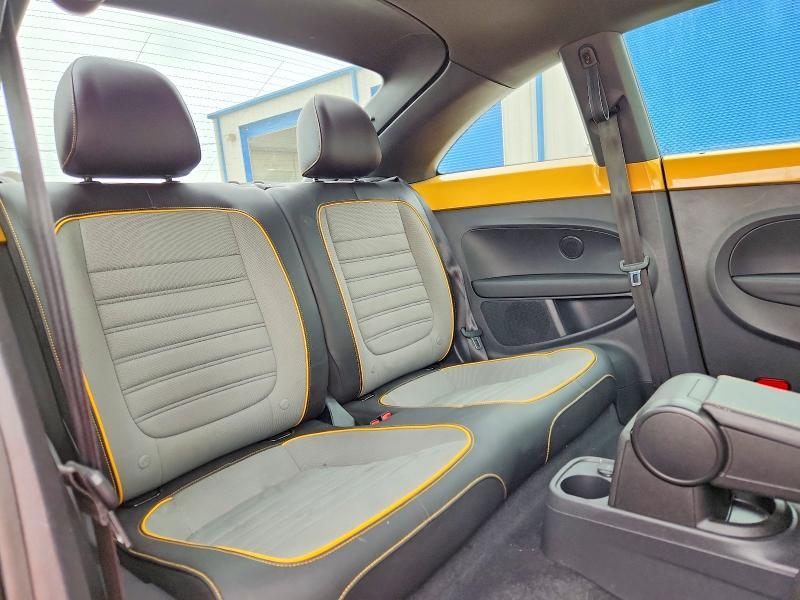 2016 VOLKSWAGEN BEETLE DUNE — Фото 10 из 13