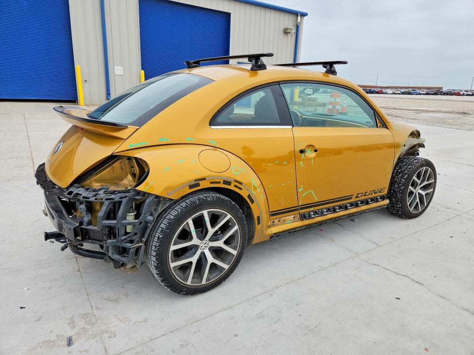 2016 VOLKSWAGEN BEETLE DUNE — Фото 3 из 13