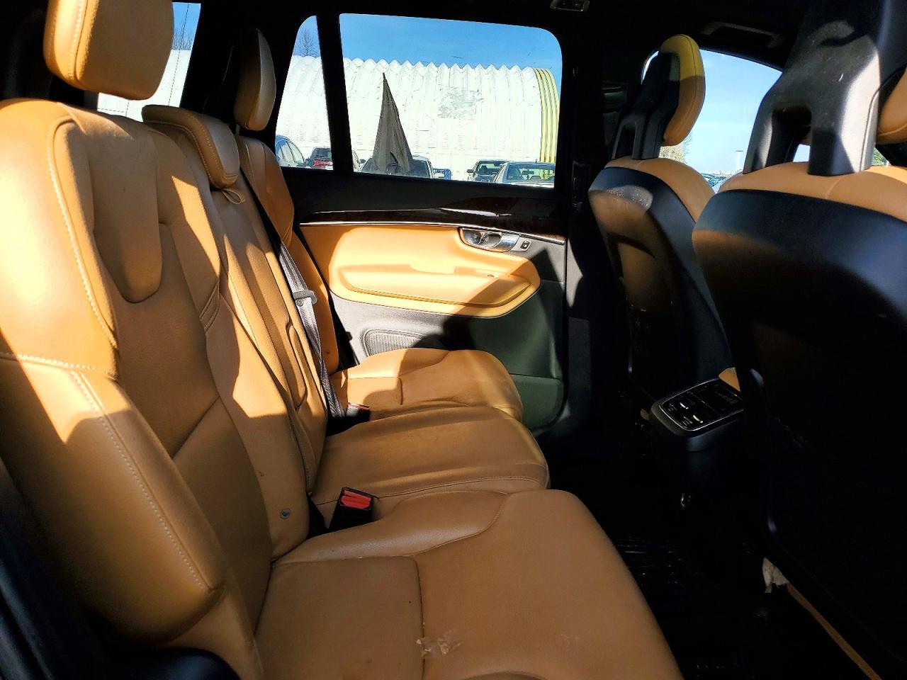 2016 VOLVO XC90 T6 — Фото 11 из 13