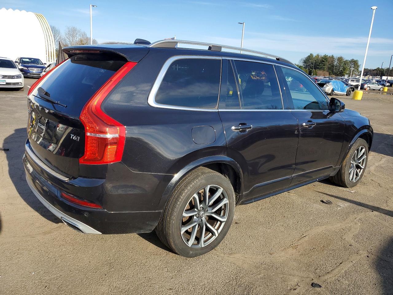 2016 VOLVO XC90 T6 — Фото 3 из 13