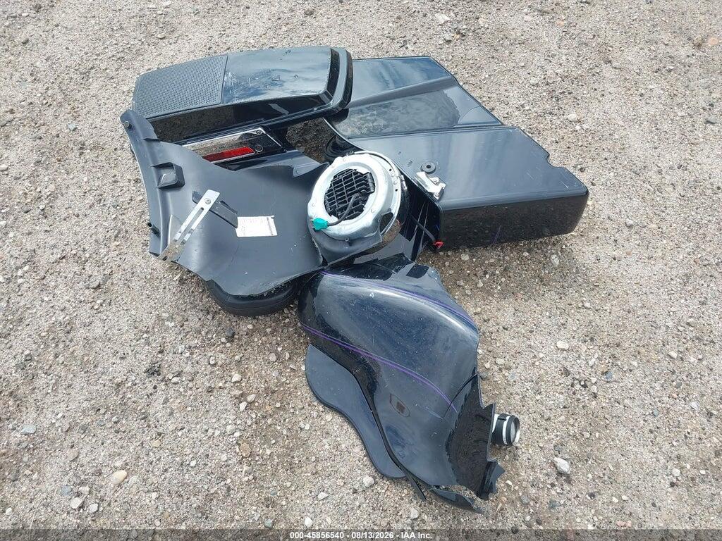 1HD1FC4168Y688976 2008 HARLEY-DAVIDSON FLHTCUI photo no. 11
