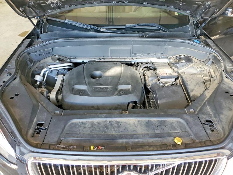 2016 VOLVO XC90 T6 — Фото 12 из 13