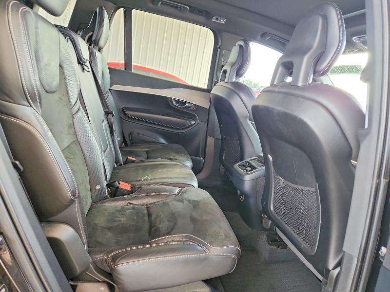 2016 VOLVO XC90 T6 — Фото 10 из 12