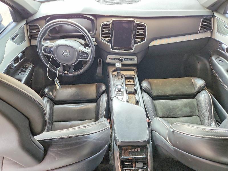 2016 VOLVO XC90 T6 — Фото 8 из 12