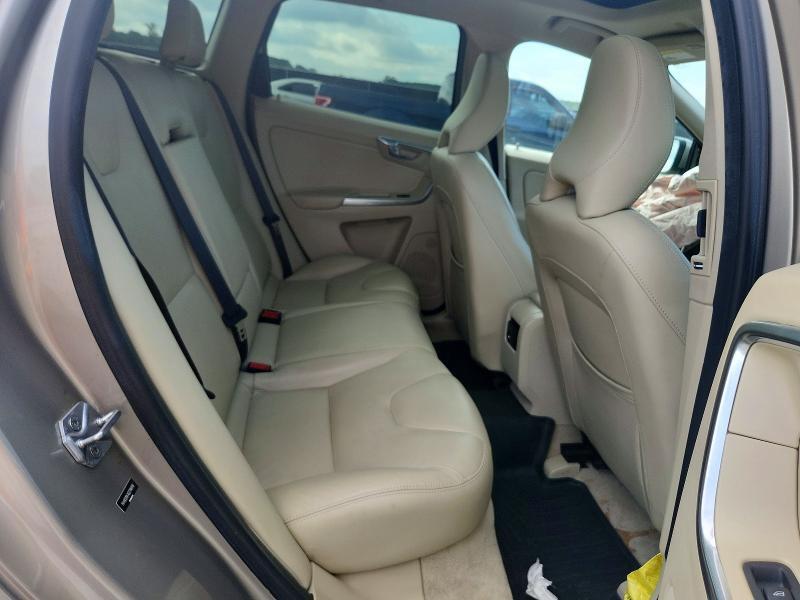2016 VOLVO XC60 T6 PREMIER — Фото 10 из 12