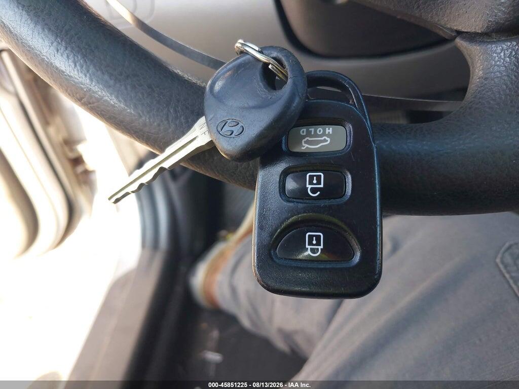 5NPET4AC3AH590647 2010 HYUNDAI SONATA photo no. 11