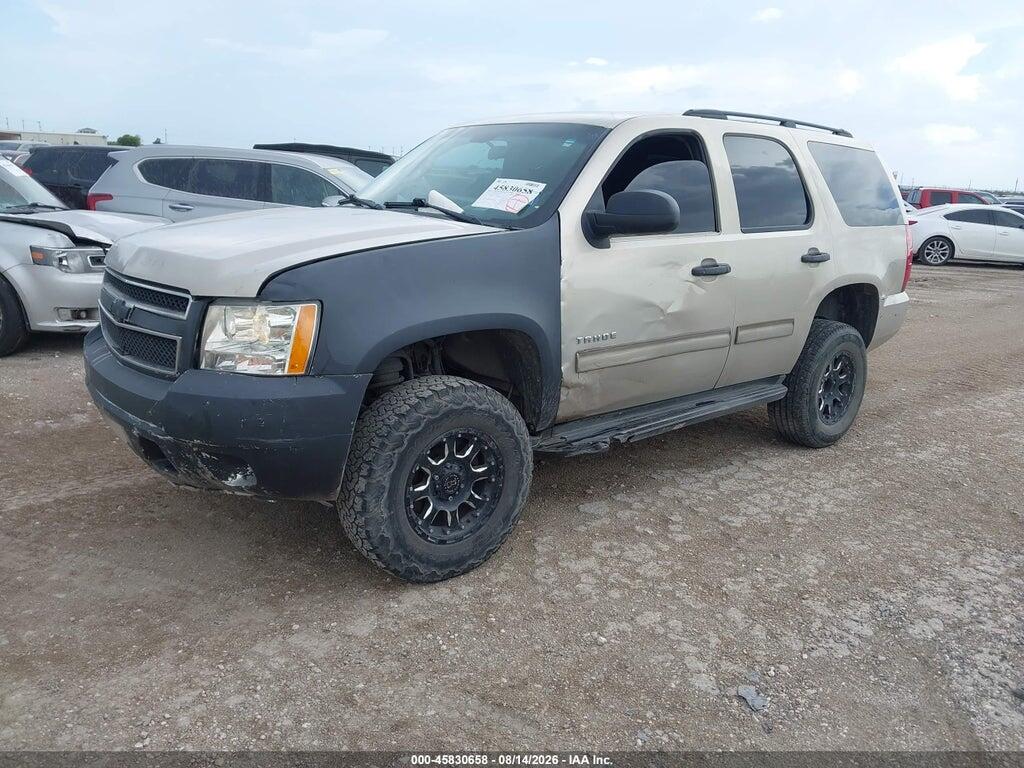 1GNUKAE01AR243959 2010 CHEVROLET TAHOE photo no. 2