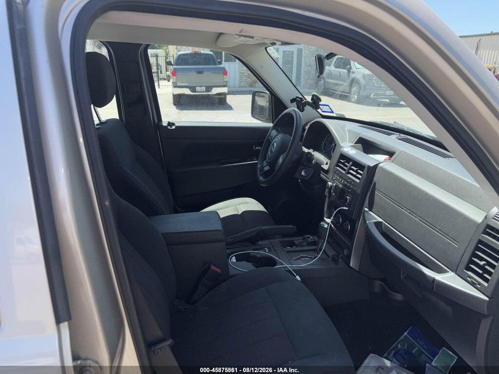 1J4PN2GK2BW571017 2011 JEEP LIBERTY photo no. 5
