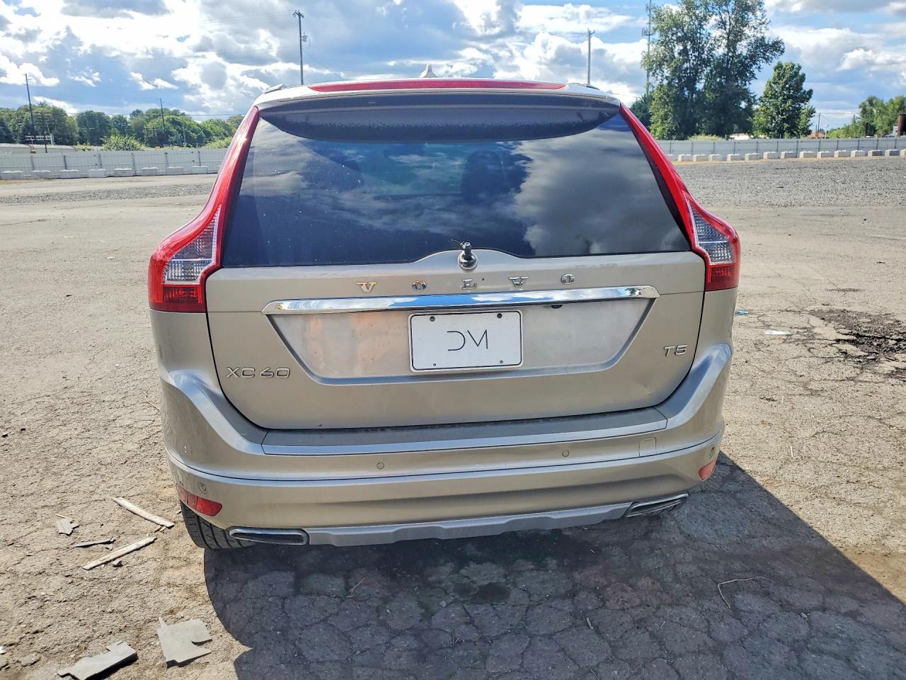 2016 VOLVO XC60 T5 PREMIER — Фото 6 из 12
