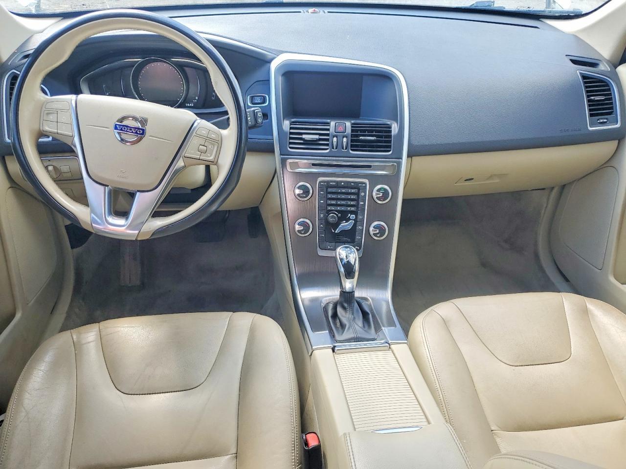 2016 VOLVO XC60 T5 PREMIER — Фото 8 из 12