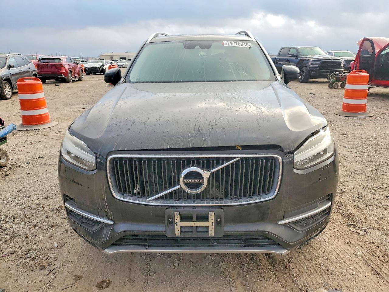 2016 VOLVO XC90 T6 MOMENTUM — Фото 5 из 12