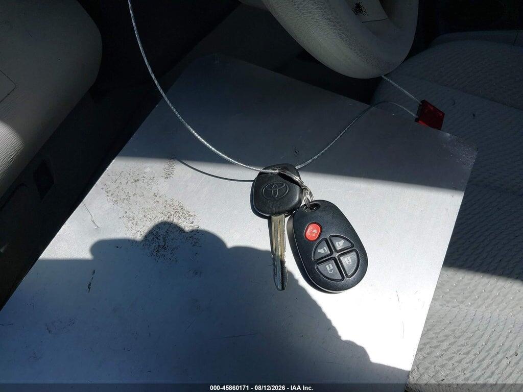 5TDKK3DCXBS118484 2011 TOYOTA SIENNA photo no. 11