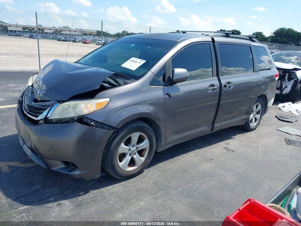 5TDKK3DCXBS118484 2011 TOYOTA SIENNA photo no. 2