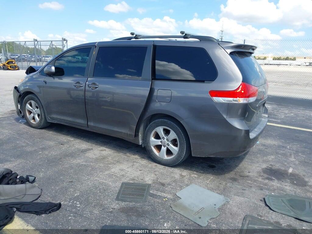 5TDKK3DCXBS118484 2011 TOYOTA SIENNA photo no. 3