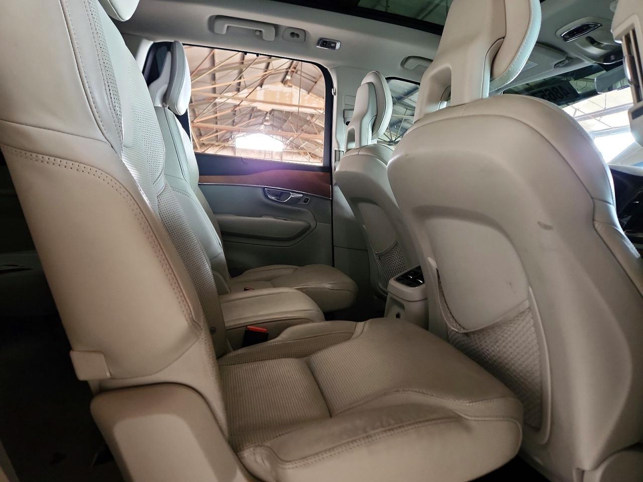 2016 VOLVO XC90 T8 — Фото 11 из 13
