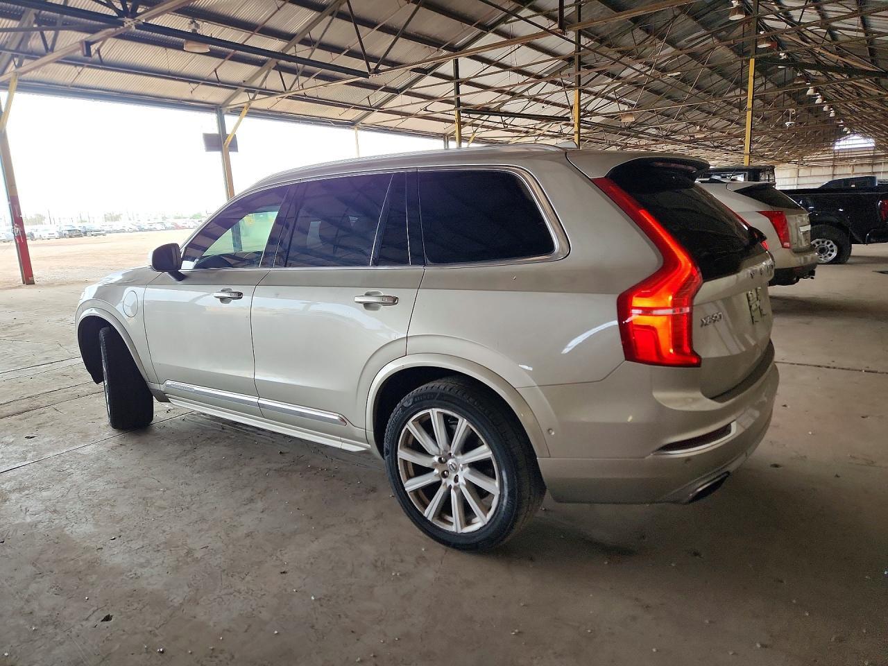2016 VOLVO XC90 T8 — Фото 2 из 13
