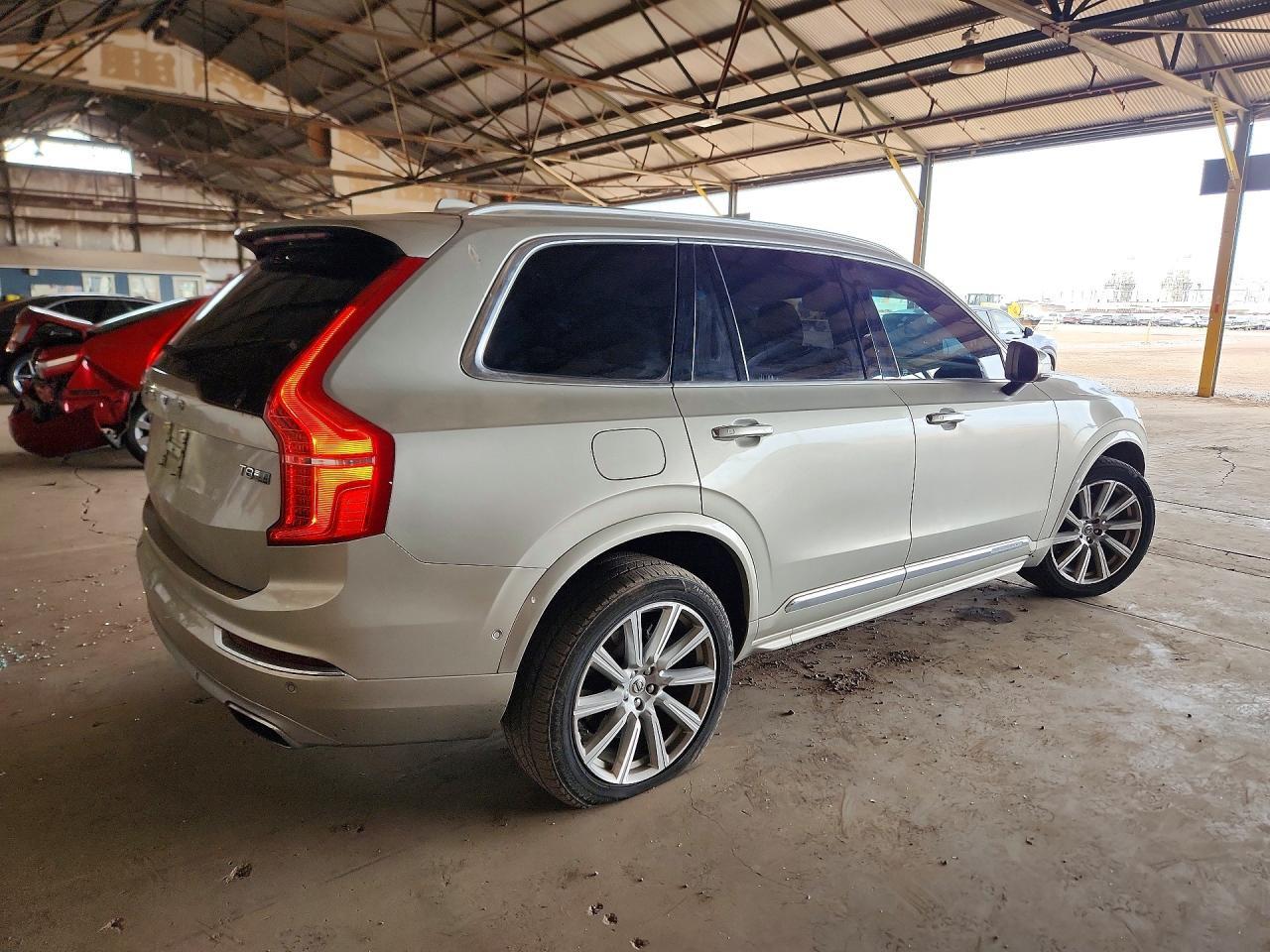 2016 VOLVO XC90 T8 — Фото 3 из 13