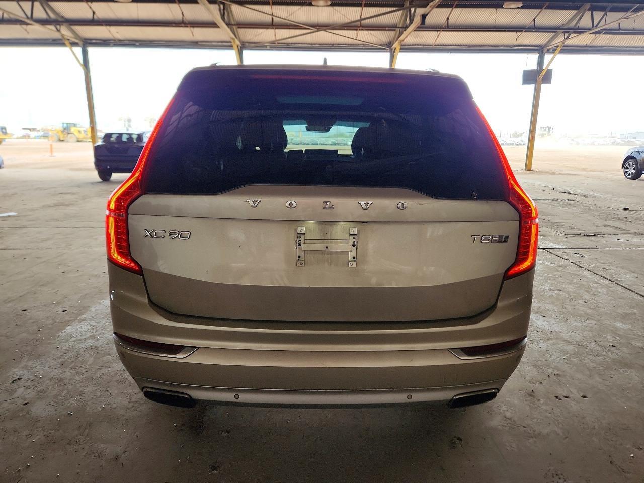 2016 VOLVO XC90 T8 — Фото 6 из 13
