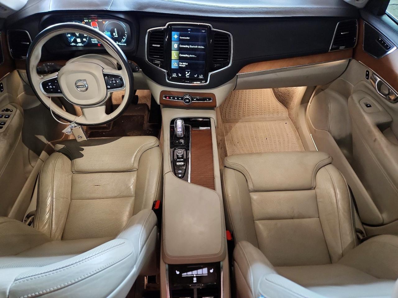 2016 VOLVO XC90 T8 — Фото 8 из 13