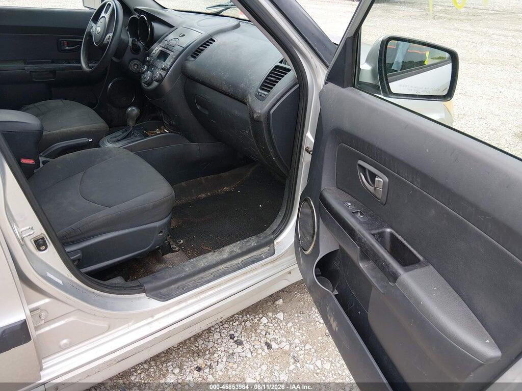 KNDJT2A20B7705611 2011 KIA SOUL photo no. 5