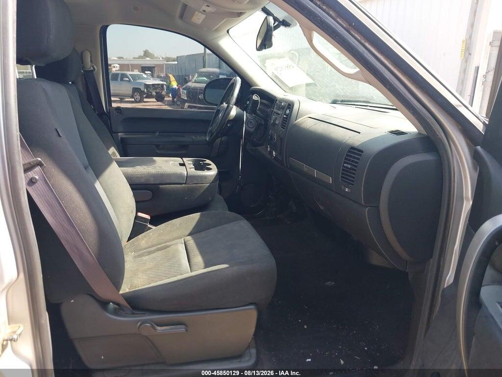3GCPCSE08BG244732 2011 CHEVROLET SILVERADO 1500 photo no. 5