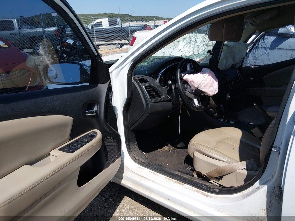 1C3BC2FB4BN612071 2011 CHRYSLER 200 photo no. 5
